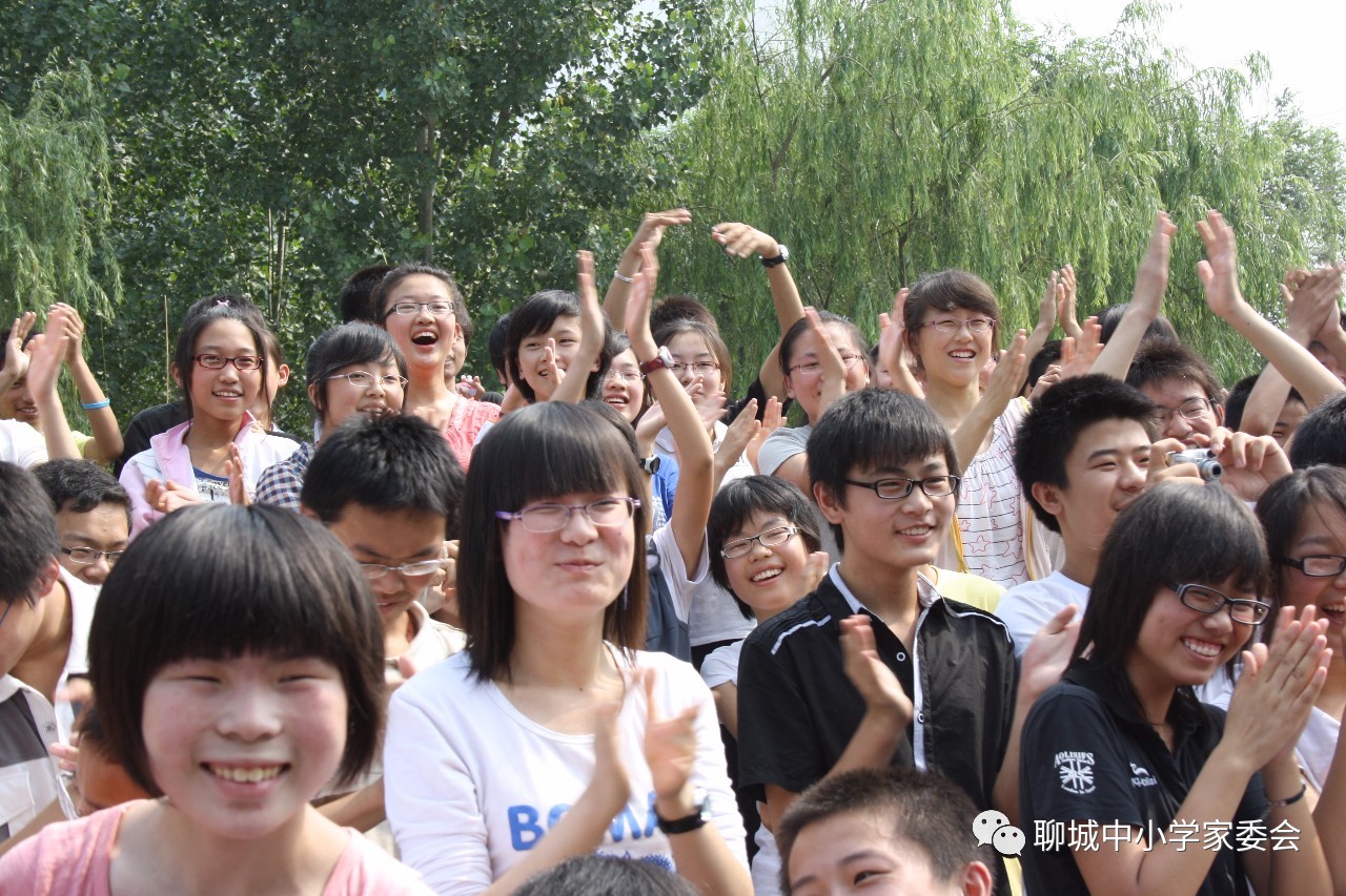 教师团队最新颖口号，携手同行，共筑梦想之桥，共创教育辉煌！